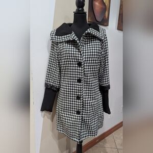 Black and White Houndstooth Women's Coat Perfect For Fall
